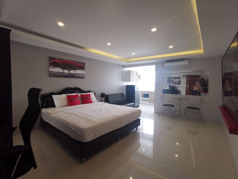 Luxury Beach Studio 9B Apartment Pattaya Exterior photo