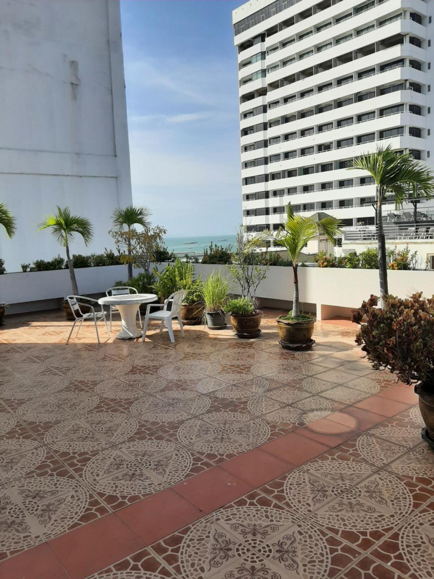 Luxury Beach Studio 9B Apartment Pattaya Exterior photo